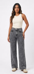 Ref: 7048 Pantalón flare stretch, bota ancha, tiro alto, tono gris claro.
